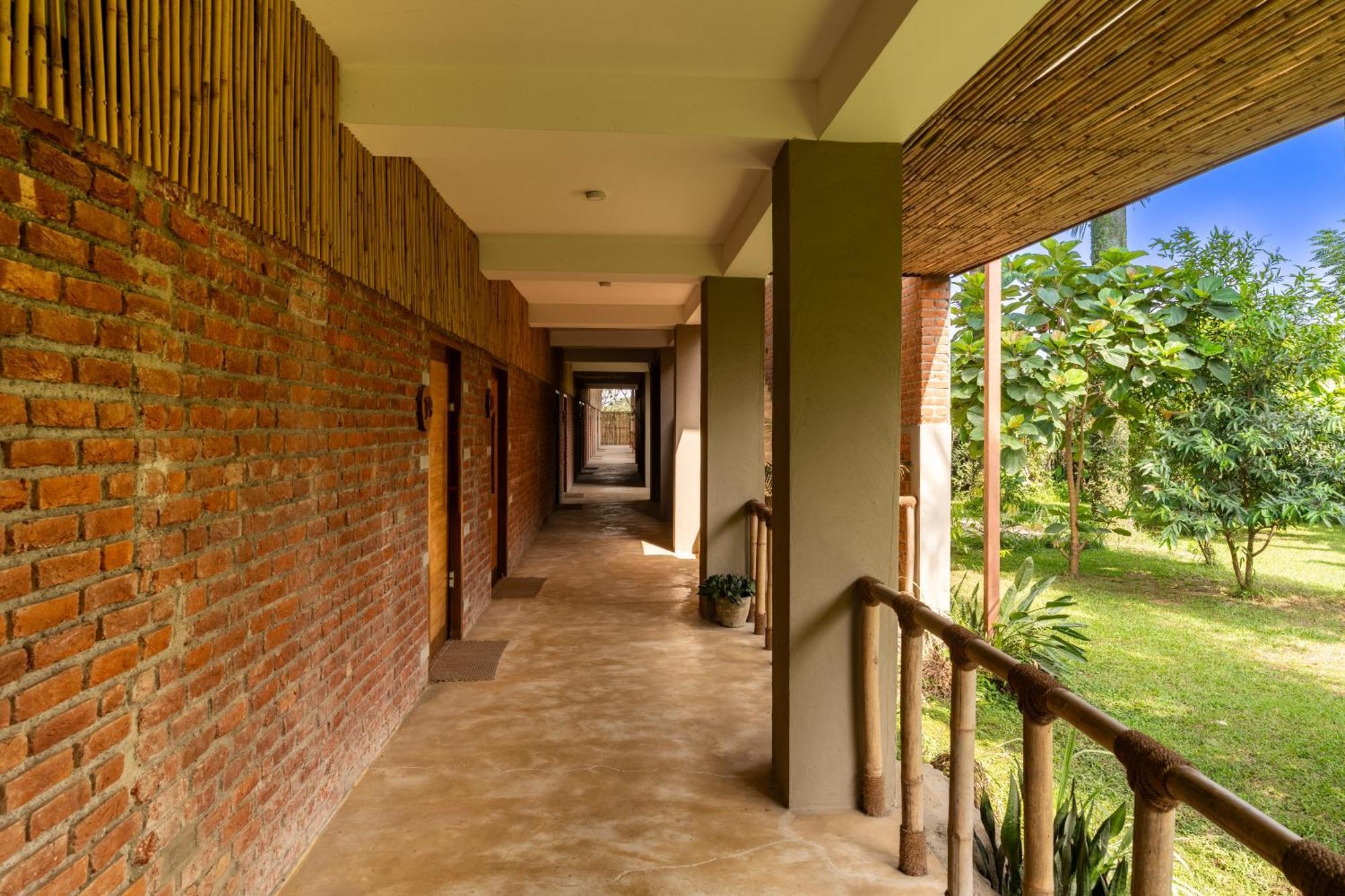 Sanctuary Chitwan National Park Exterior foto