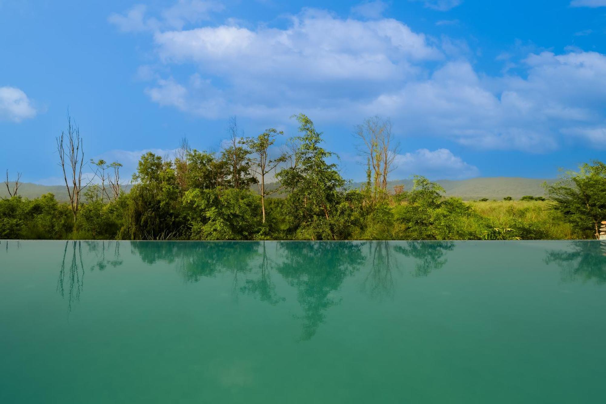 Sanctuary Chitwan National Park Exterior foto
