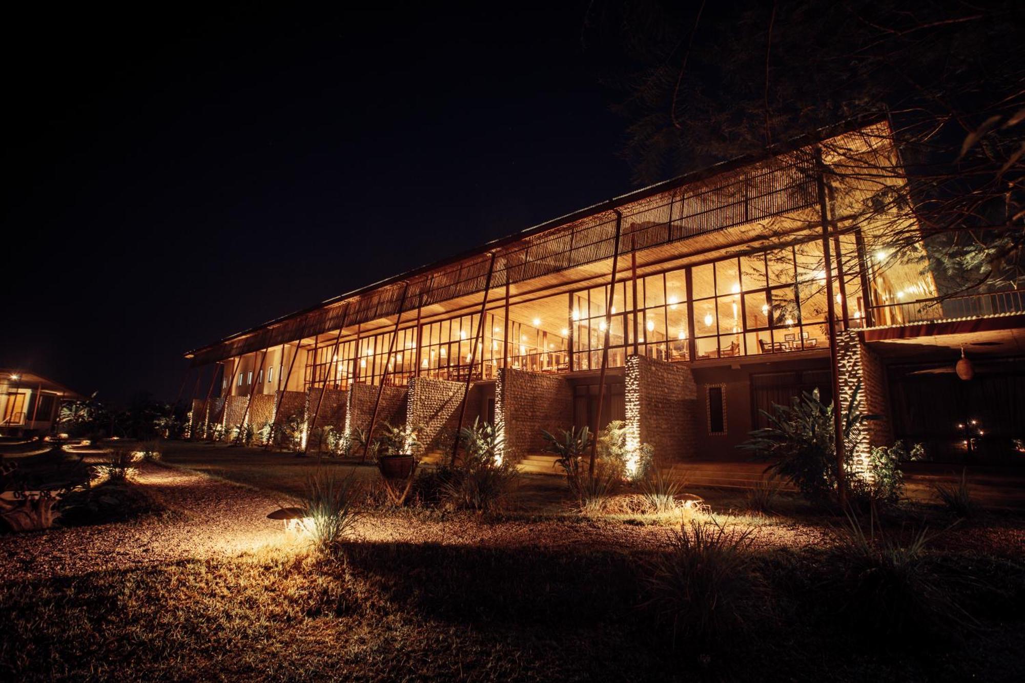 Sanctuary Chitwan National Park Exterior foto