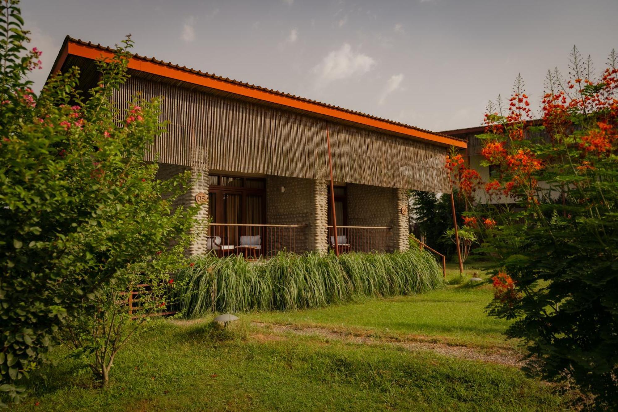 Sanctuary Chitwan National Park Exterior foto