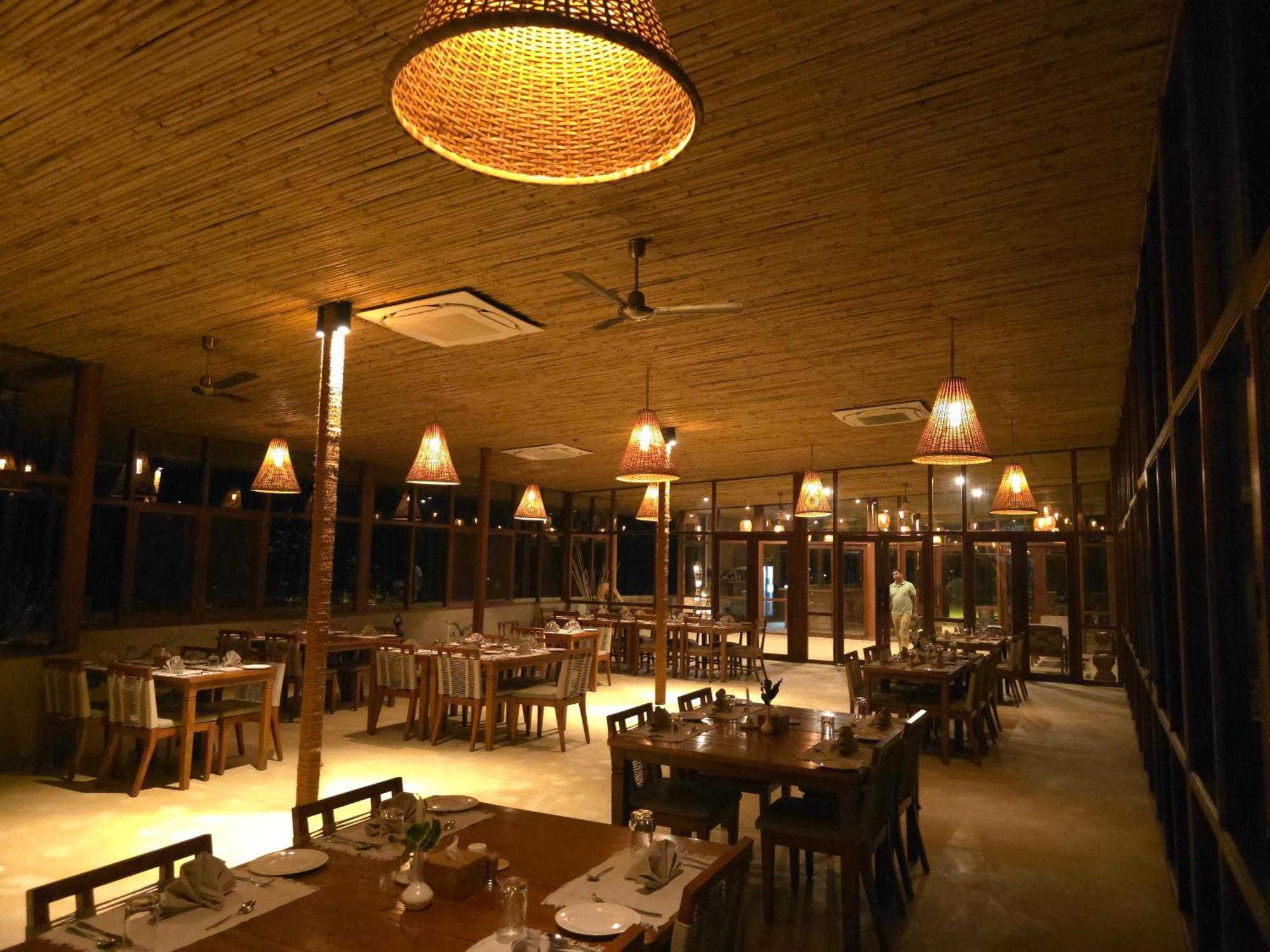 Sanctuary Chitwan National Park Exterior foto